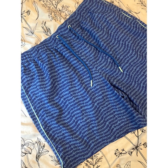 Vineyard Vines Men's Chappy 7" All‎ Over Blue Print Lined Swim Trunks, Large - Picture 3 of 6